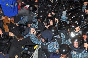 ciocniri-violente-la-kiev-doi-manifestanti-ucisi-de-fortele-speciale-18471863