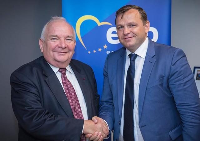 Joseph Daul, după întâlnirea cu primarul ales al capitalei: „Situația din RM se îndreaptă de la rău la și mai rău” Eveniment