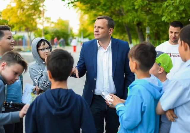 Andrei Năstase: „Zeci de mii de copii au mers astăzi la școală fără a fi însoțiți de părinți” Recomandat